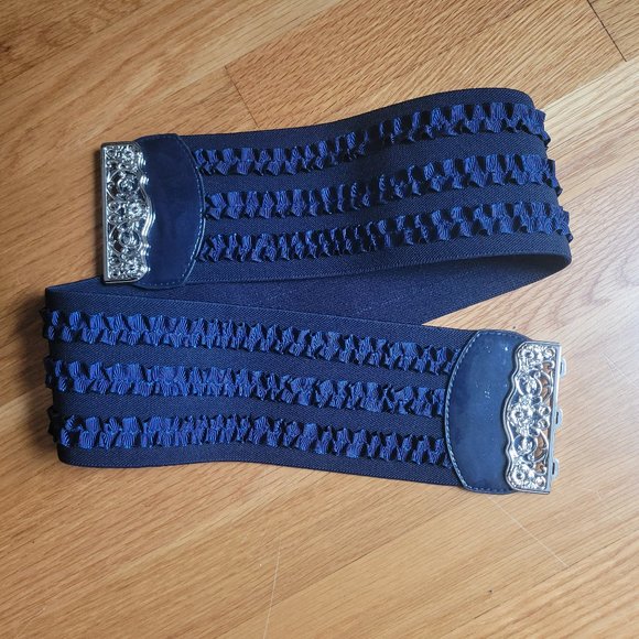 Navy Elastic Ruffle Belt with Interlocking Silver Clasp Buckle - Picture 3 of 5
